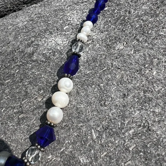 CLEARANCE Blue and White Beaded Turtle Necklace and Earrings - Picture 7 of 10